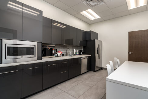 15315 Kanis Rd Kitchen