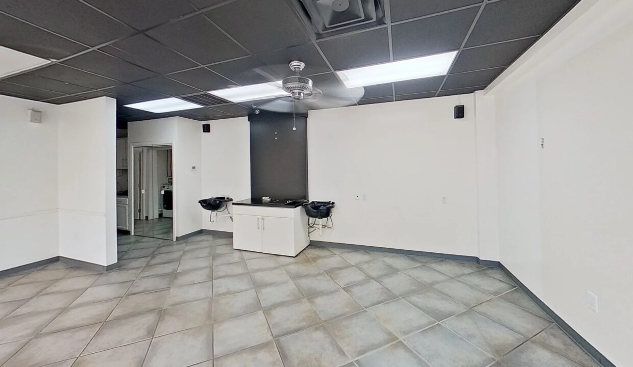 Salon.4